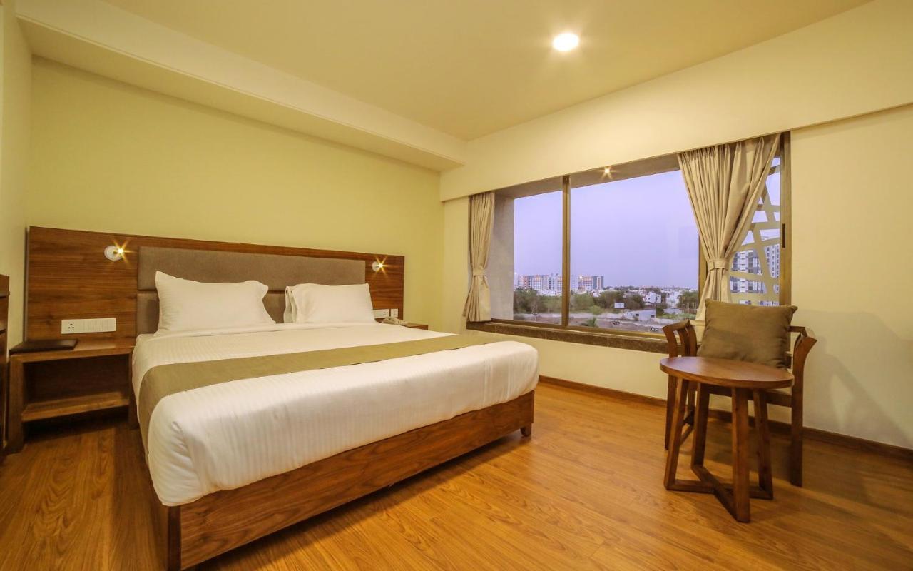 The Basil Park Hotel Bhavnagar Exterior foto