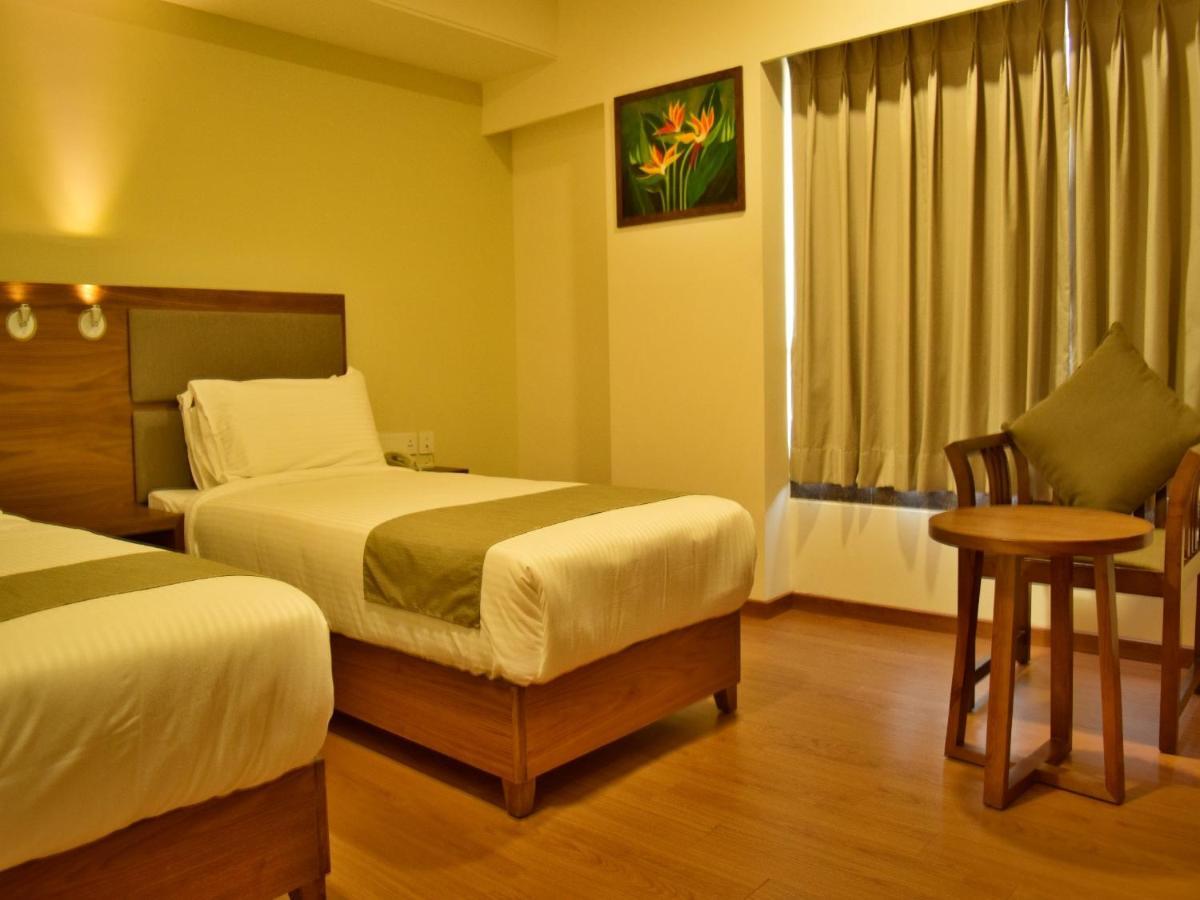 The Basil Park Hotel Bhavnagar Exterior foto