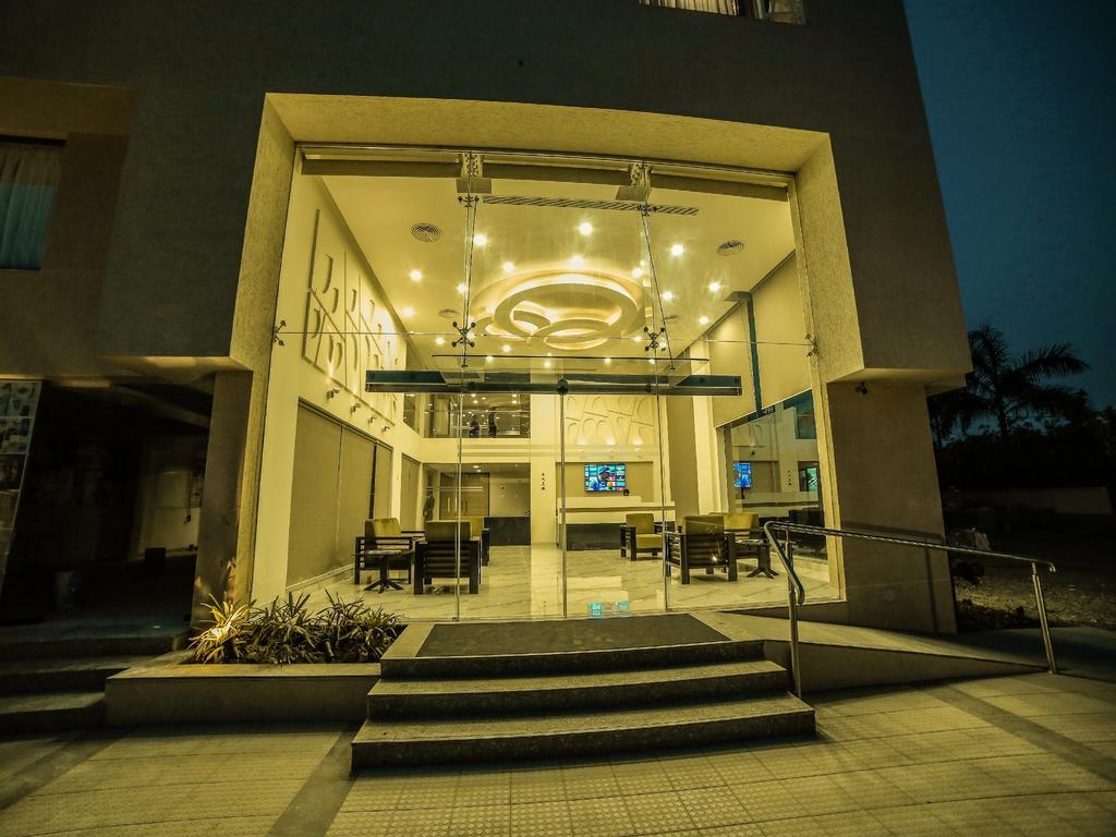 The Basil Park Hotel Bhavnagar Exterior foto