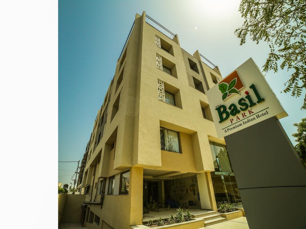 The Basil Park Hotel Bhavnagar Exterior foto