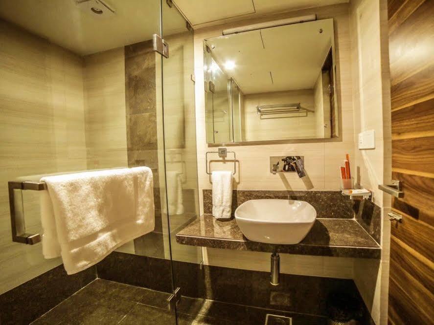 The Basil Park Hotel Bhavnagar Exterior foto
