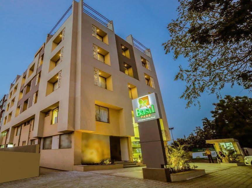 The Basil Park Hotel Bhavnagar Exterior foto